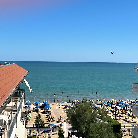 Blue Moon Penthouse Apartment Lido di Jesolo Bagian luar foto