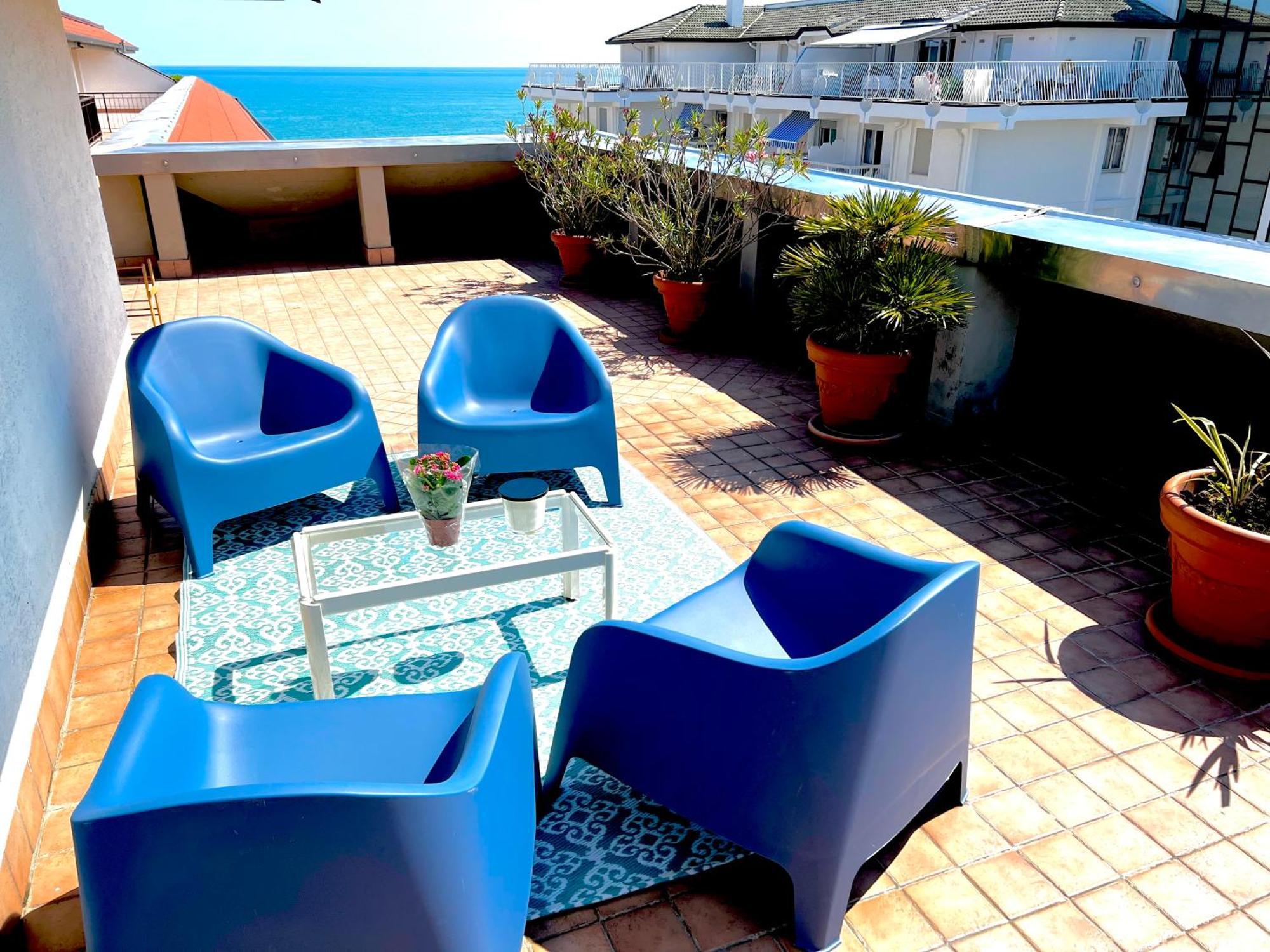Blue Moon Penthouse Apartment Lido di Jesolo Bagian luar foto